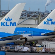 Самолеты KLM в аэропорту Амстердама Самолеты KLM в аэропорту Амстердама Схипхол